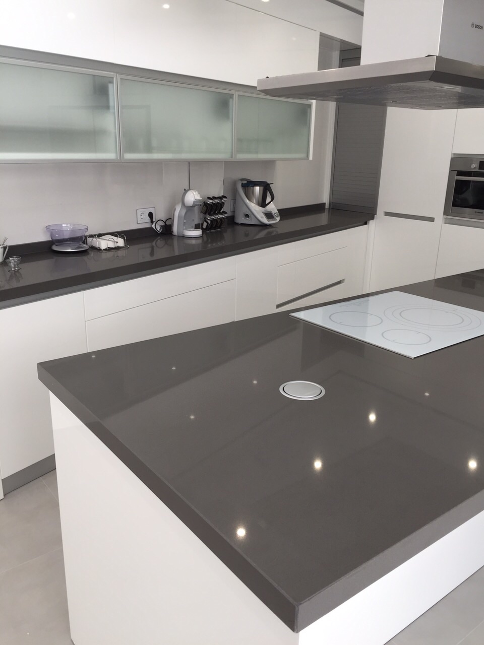 ENCIMERA CEMENTO SPA SILESTONE (1)